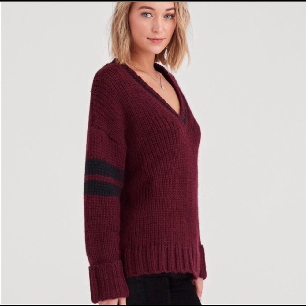7 For All Mankind maroon and black thick knit‎ sweater